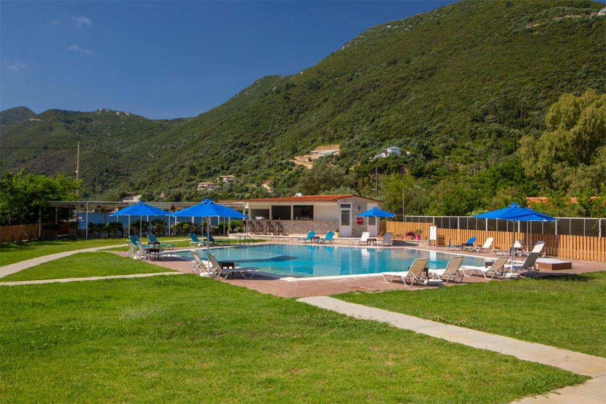 Menes Hotel Geni  Екстер'єр фото