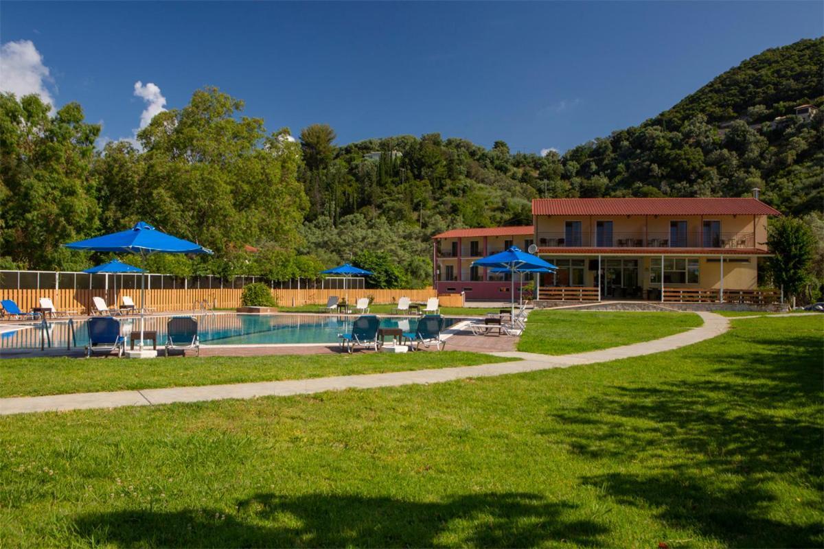 Menes Hotel Geni  Екстер'єр фото