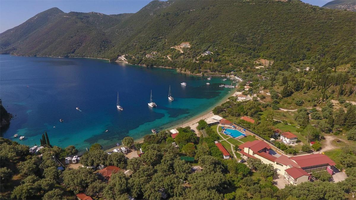 Menes Hotel Geni  Екстер'єр фото